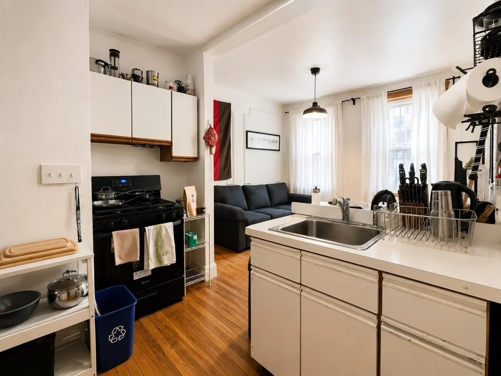 37 Garden St, Beacon Hill