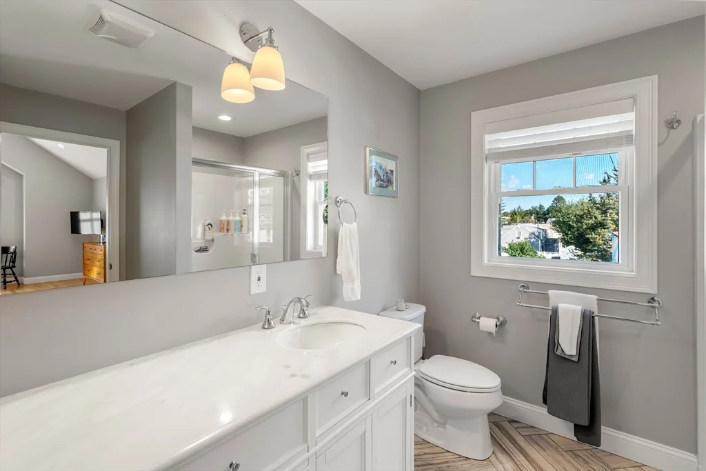 28 Park Ave, Medford
