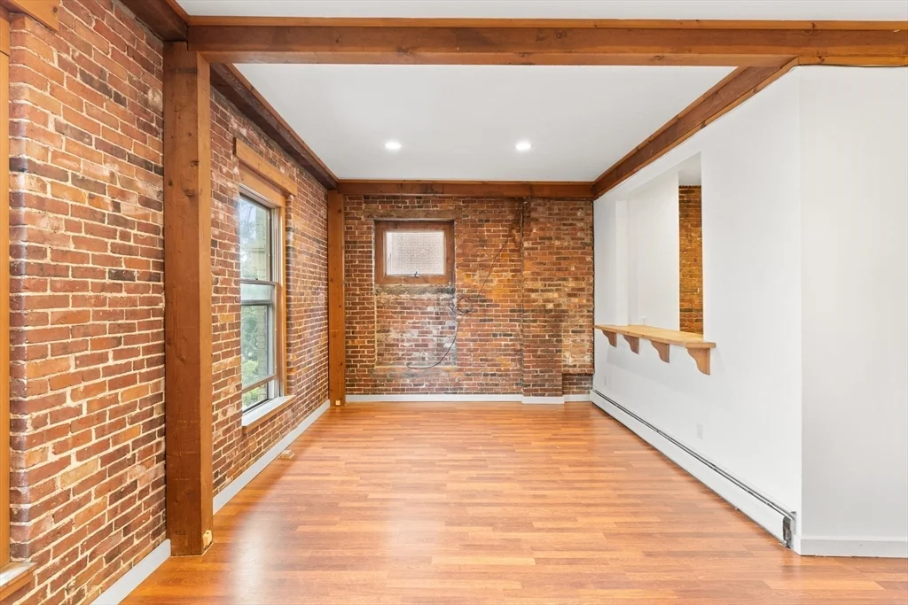 100-102 Main St, Gloucester