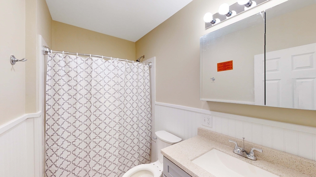 25 Main St, Winter Hill