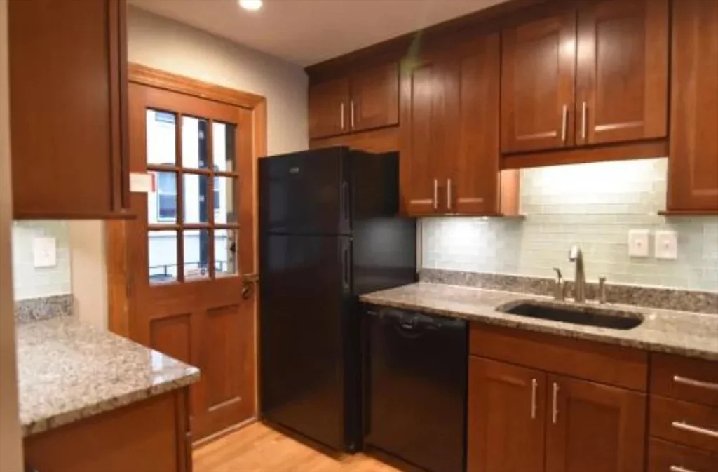 84 Gordon St, Allston