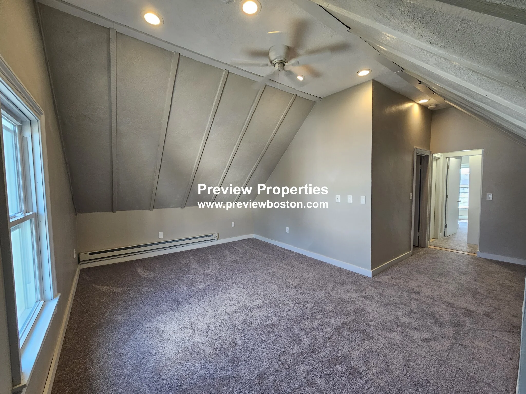 33 Linden St, Everett