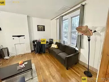 688 Parker St, Mission Hill