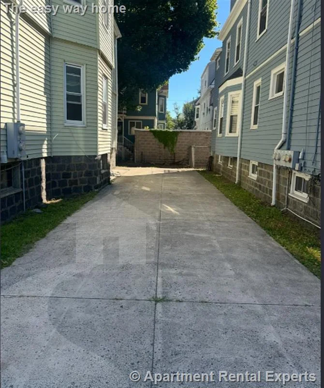 183 College Ave, Davis Square