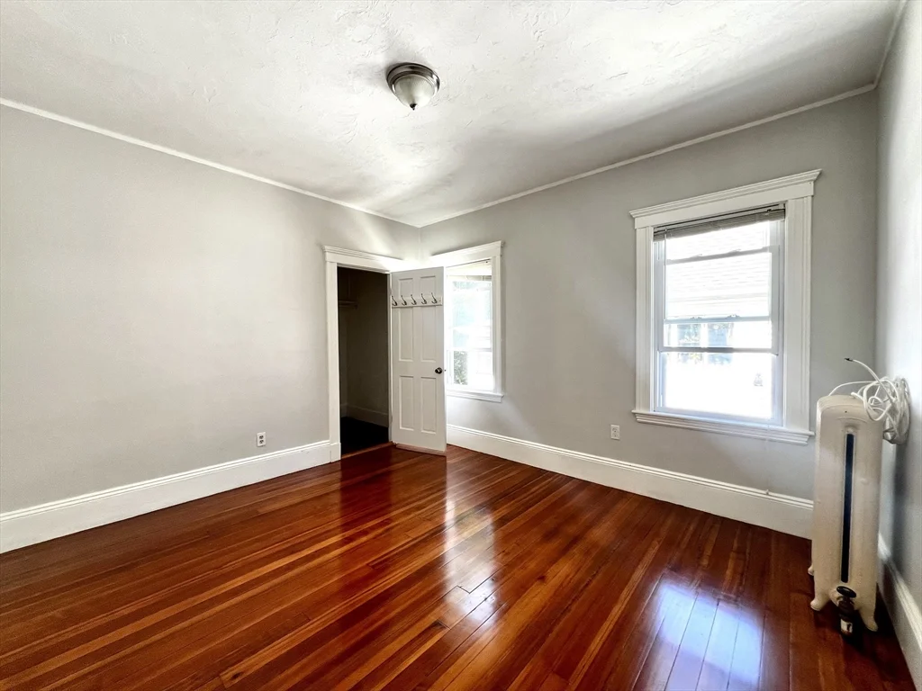 12 Bailey St, West Somerville