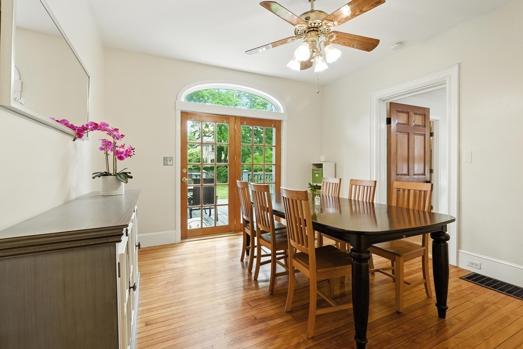 254 Park St, West Roxbury