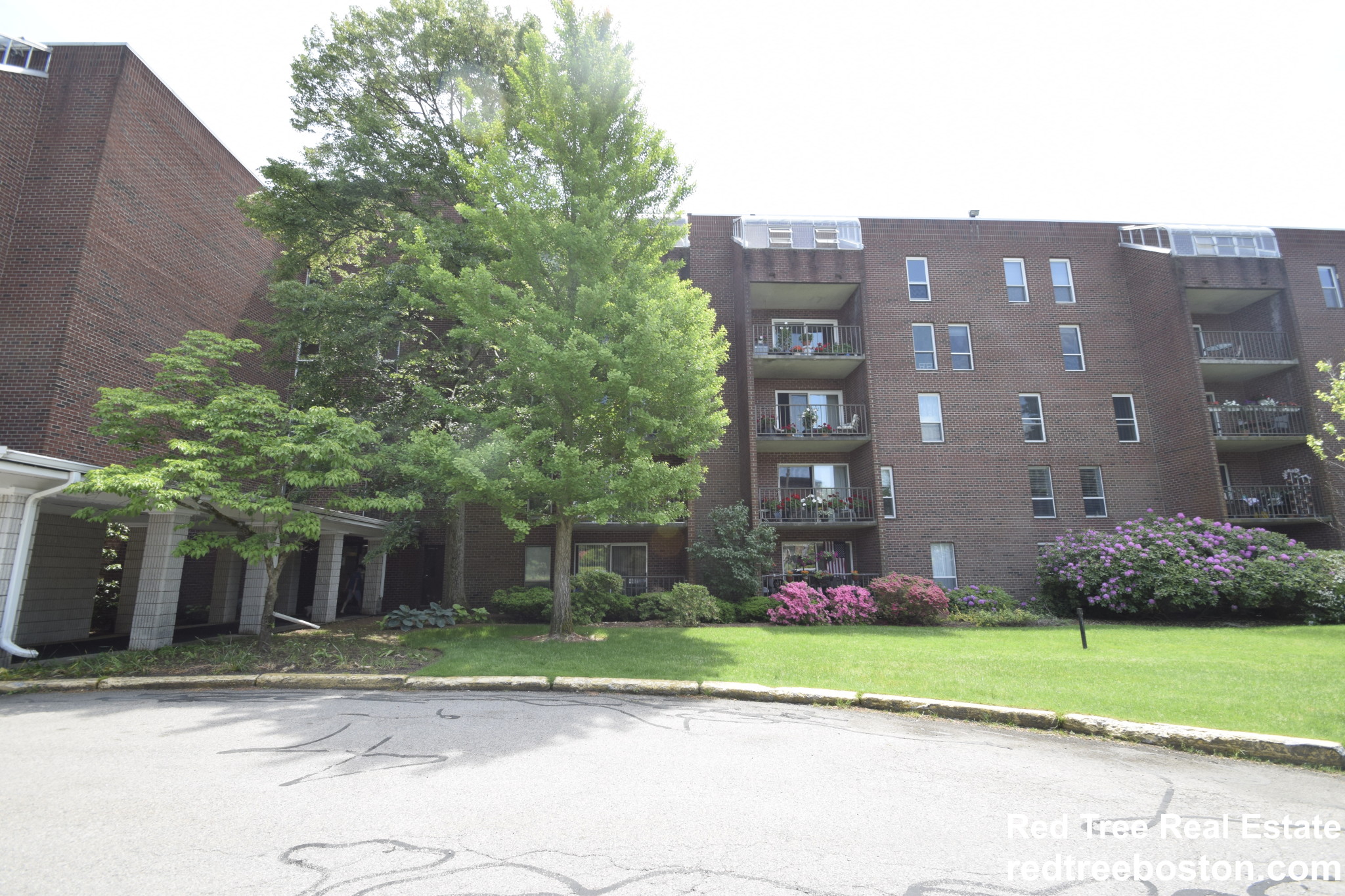 50-56 Broadlawn Park, Chestnut Hill