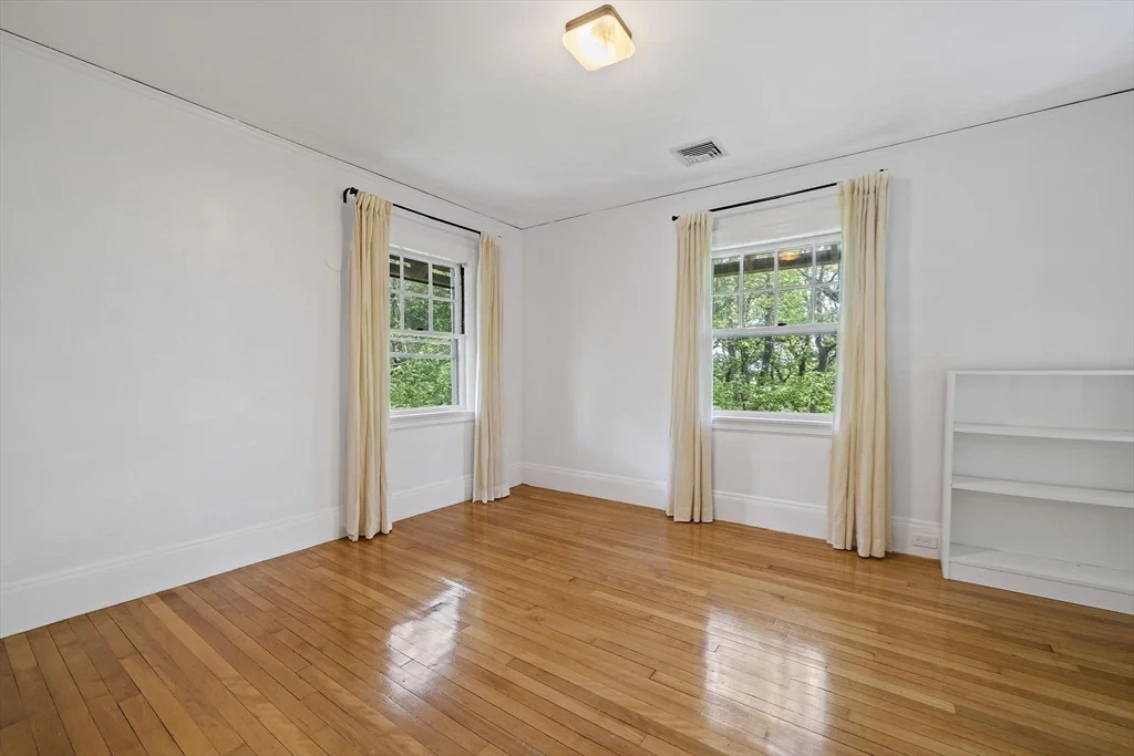 19 Ridge Rd, Newton