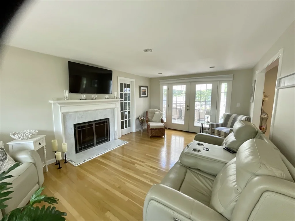 182 Beacon St, South Yarmouth