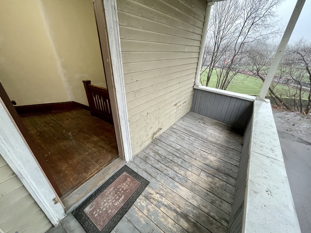 10 Agawam St, Worcester