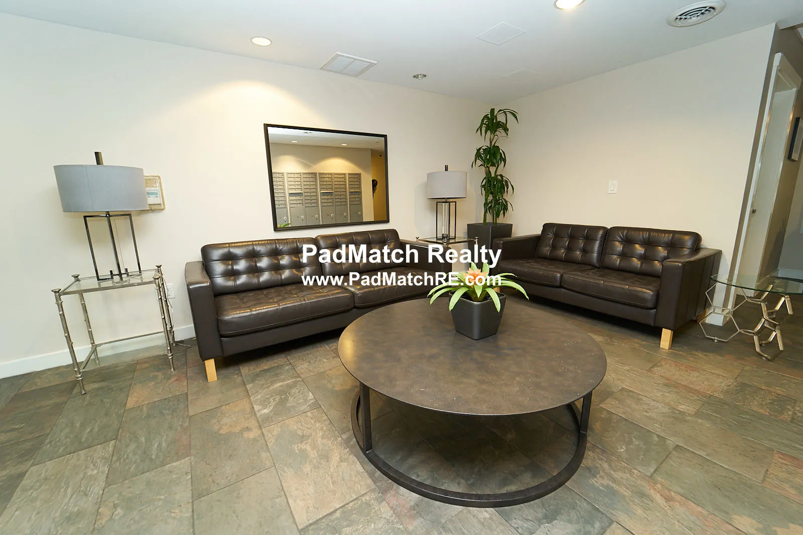 87 New St, Neighborhood Nine