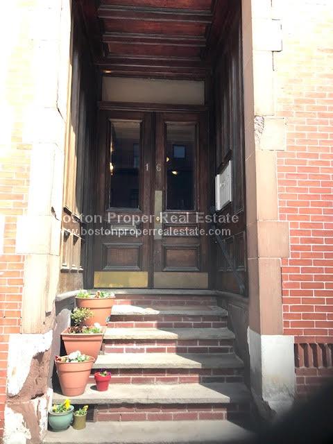 16 Hereford St, Back Bay