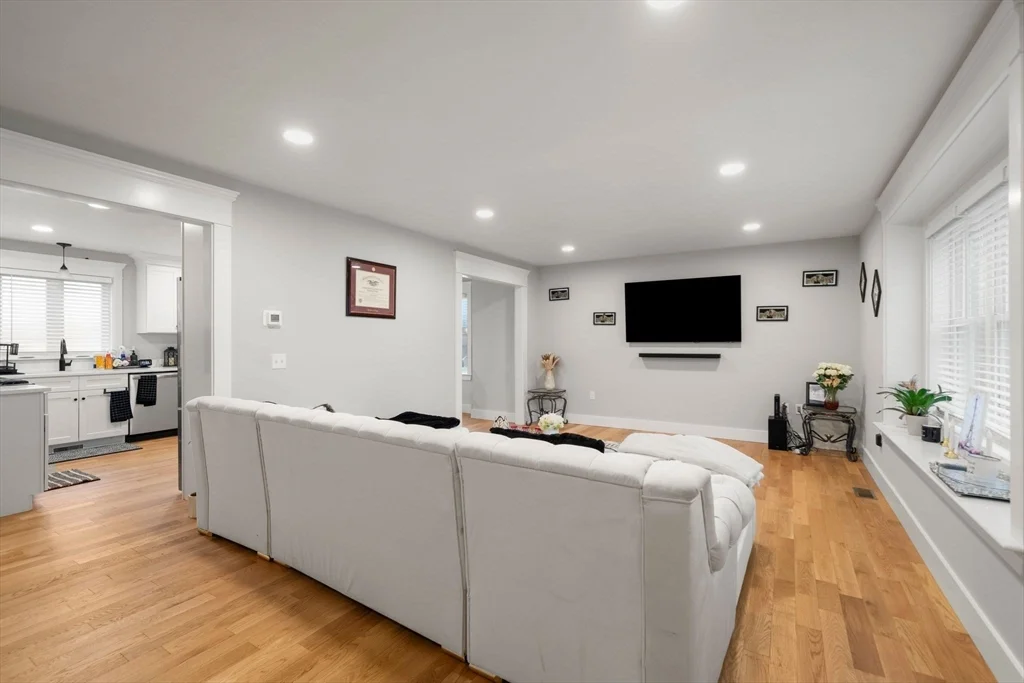 8 Patrick St, Attleboro