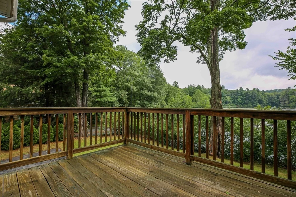 142 Olean St, Tatnuck