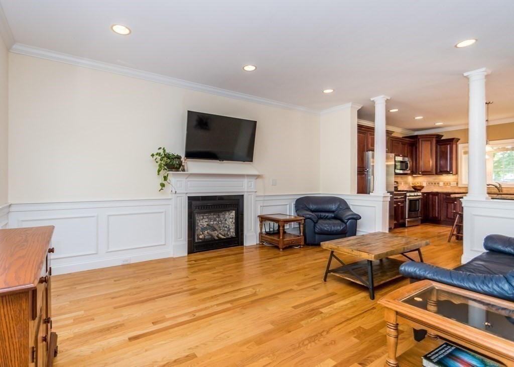 67 Trimount Ave, Waltham