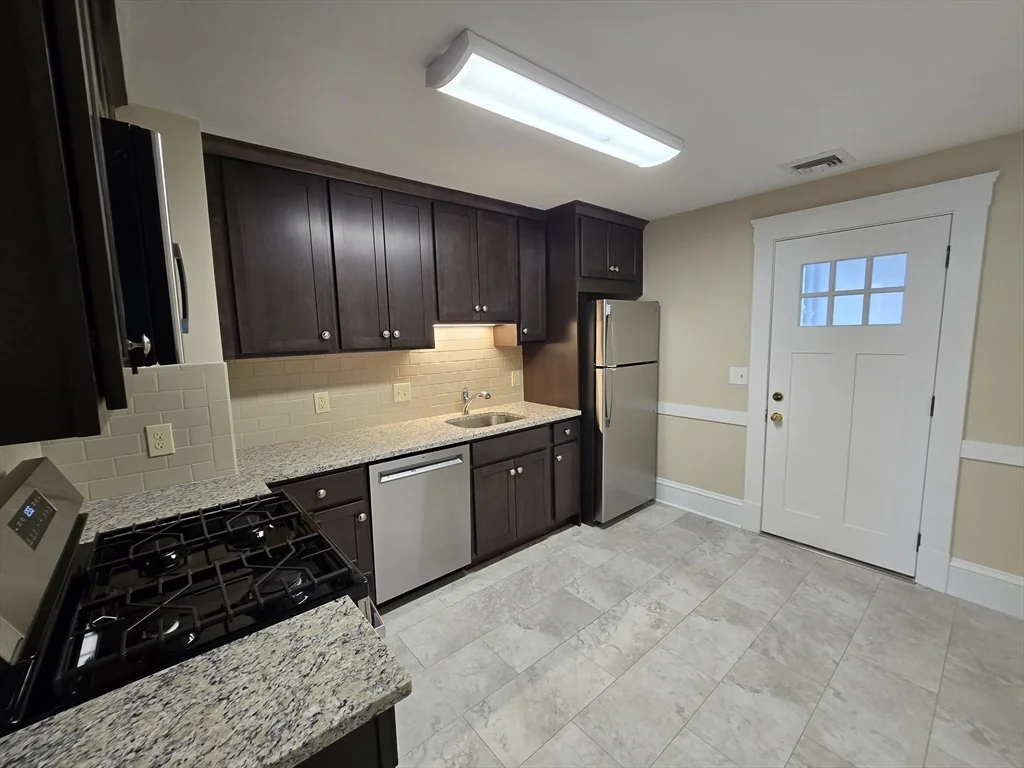 288 Pleasant St, Stoughton