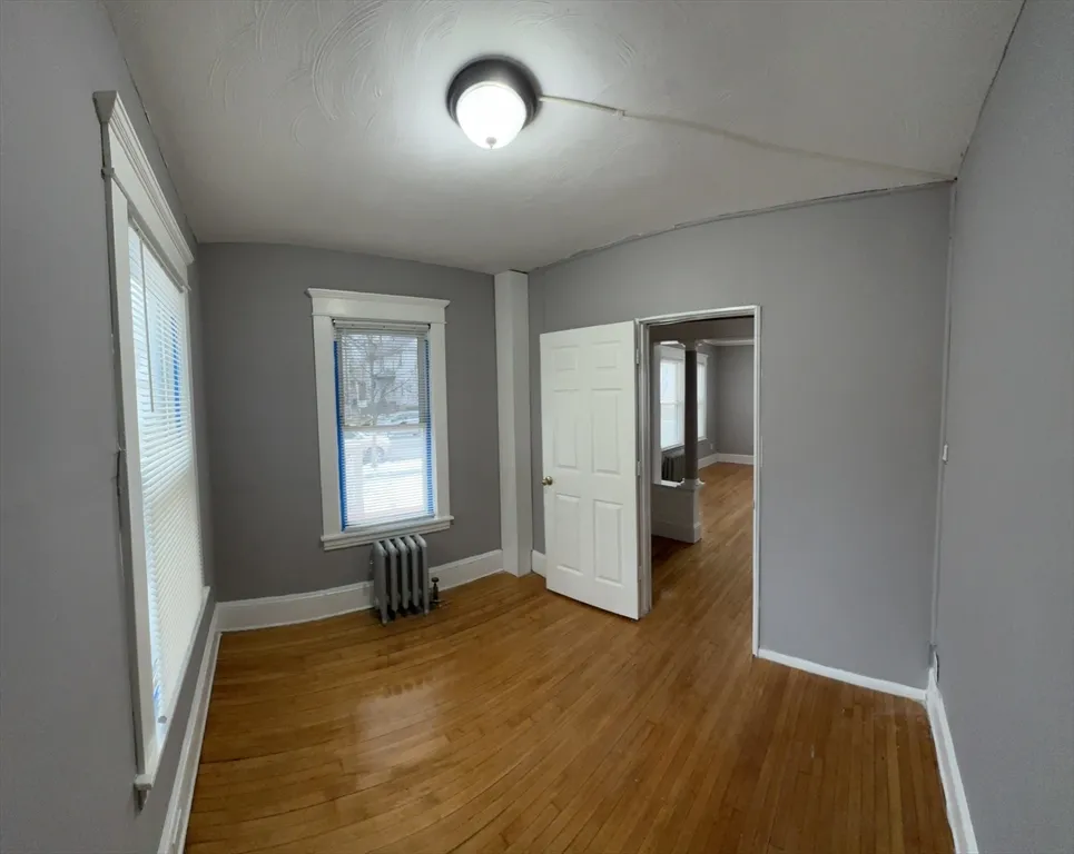 42-44 Narragansett St, Springfield