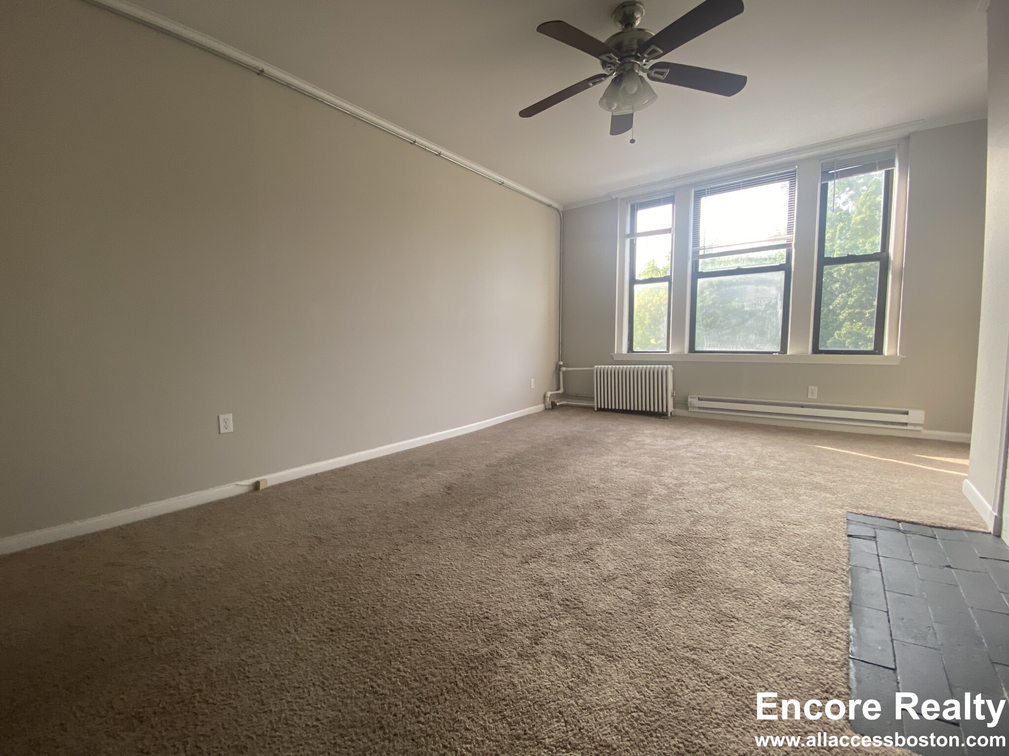 48 John F Kennedy St, Riverside