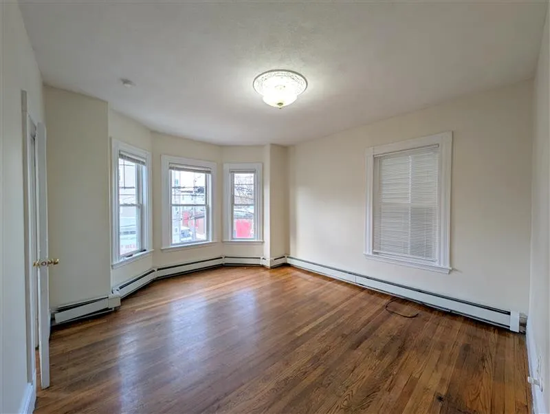 392 Washington St, Ward Two