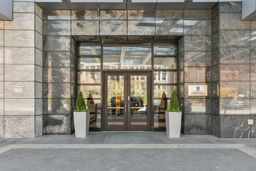 500 Atlantic Ave, Waterfront