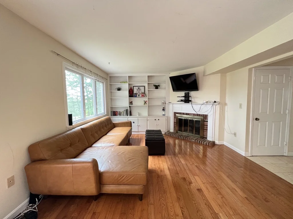92 Fifer Ln, Lexington