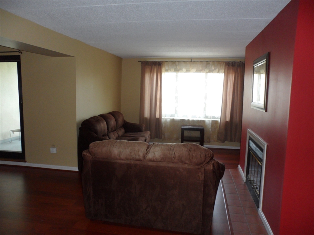 85 Brainerd Rd, Brighton