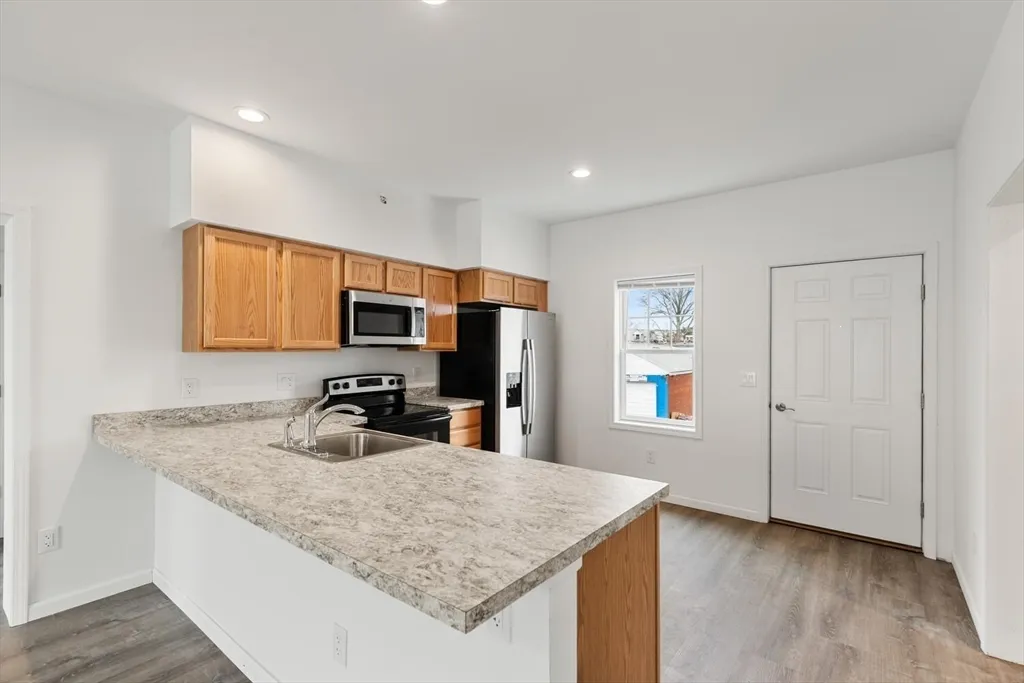 50 R Maplewood Ave, Gloucester