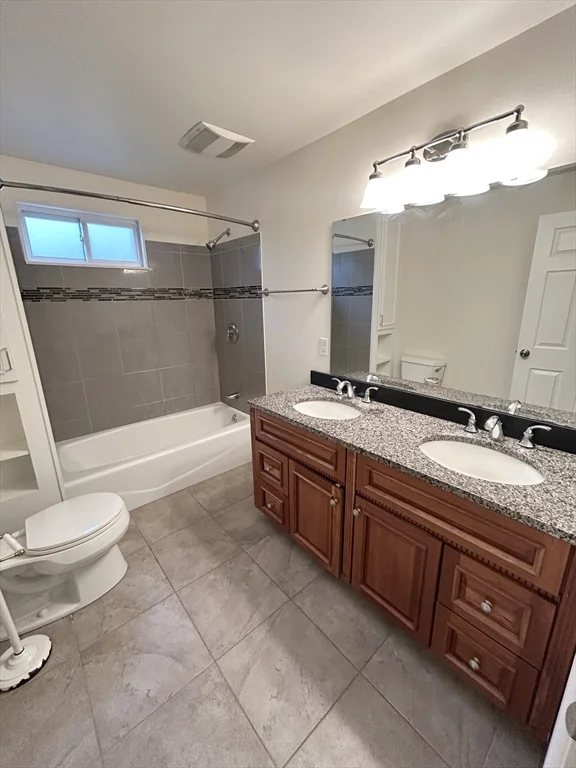 75 Marlboro Rd, Southborough