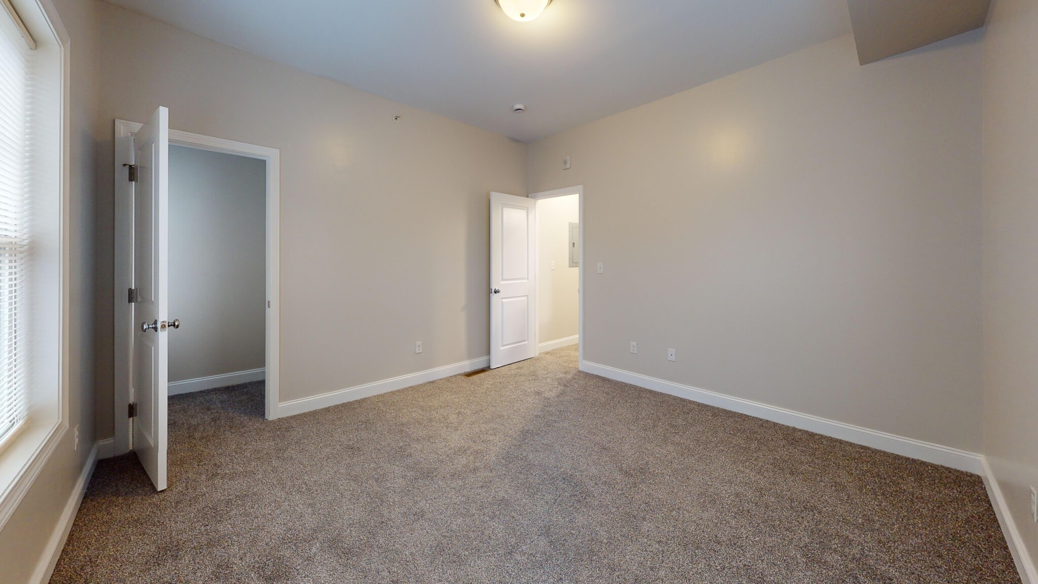 60 Holworthy St, Roxbury