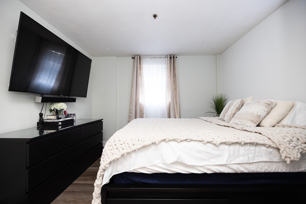 10 Beacon St, Woburn