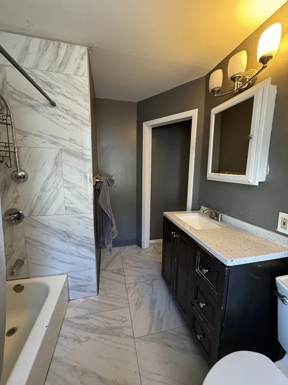 98 Lafayette Park, Lynn