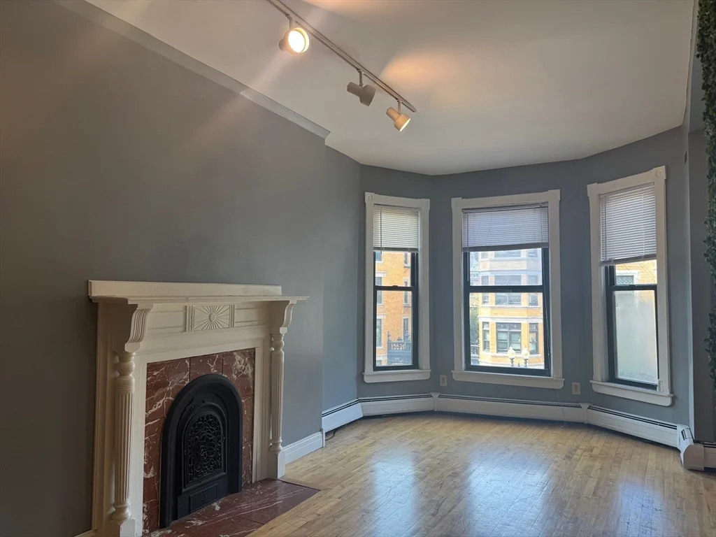 590 Columbus Ave, Roxbury