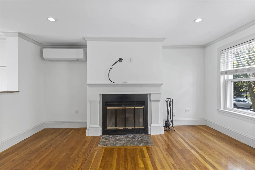 256 W 3rd St, South Boston