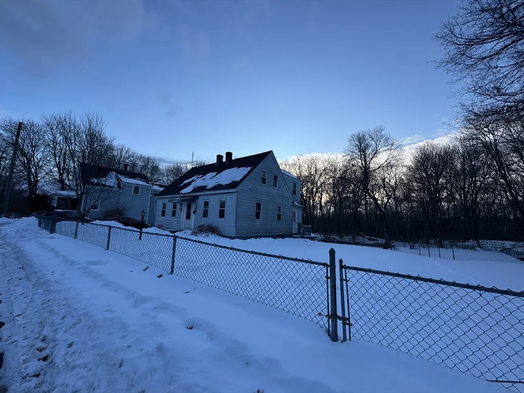 75 Packard St, North Stoughton