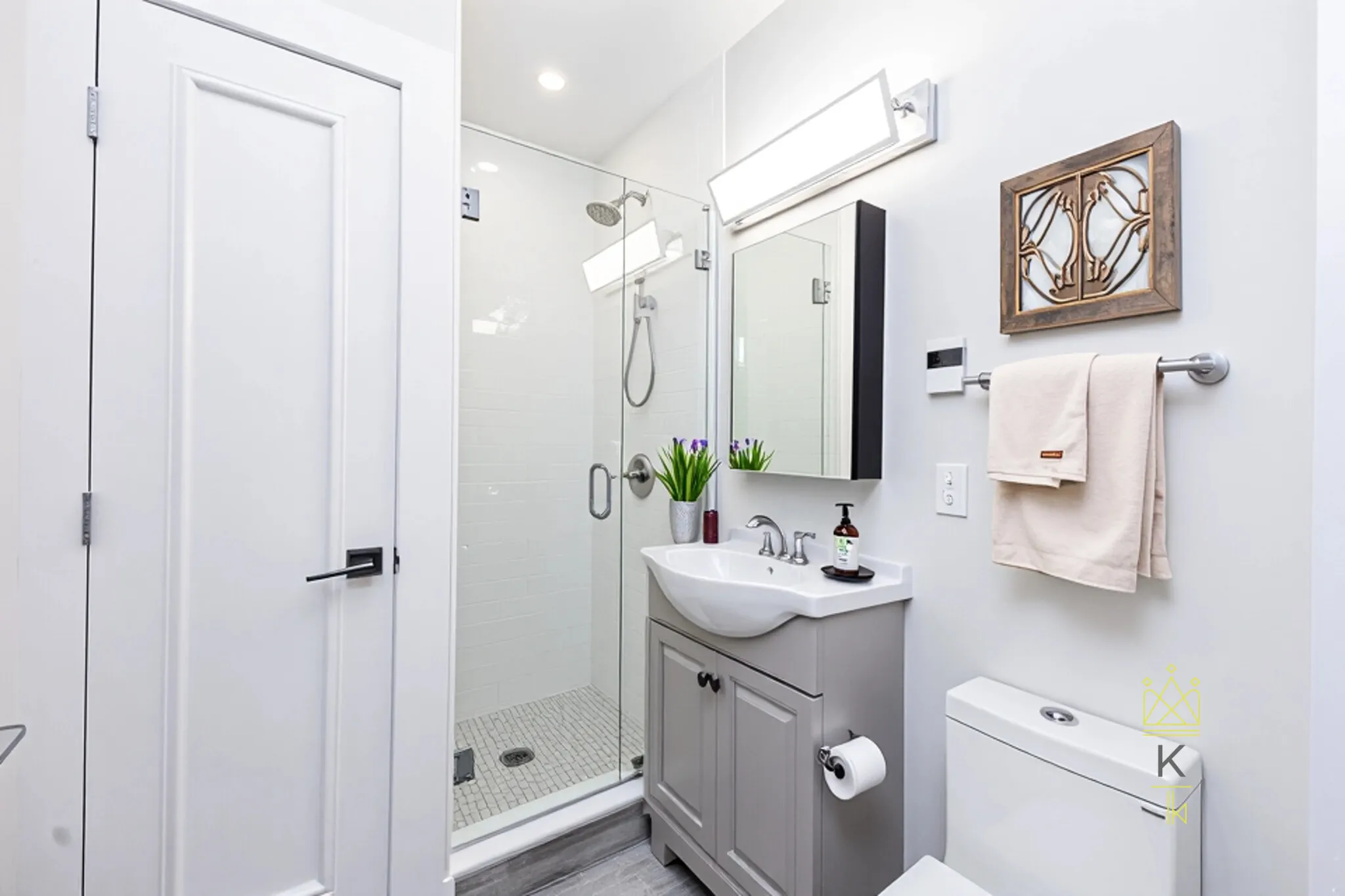 85 Regent St, Roxbury