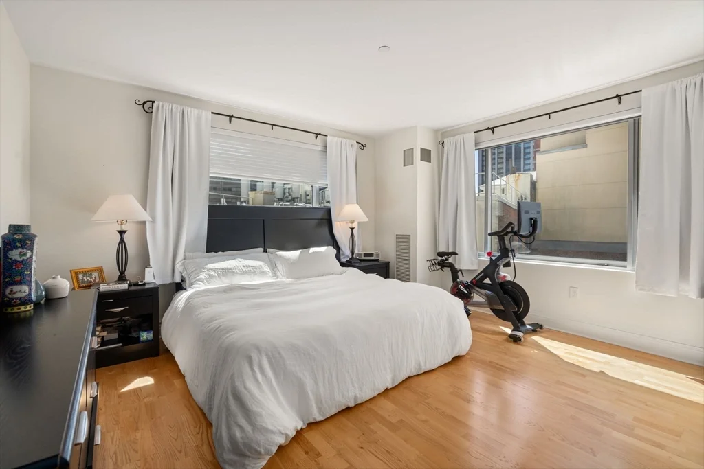 1 Huntington Ave, Back Bay