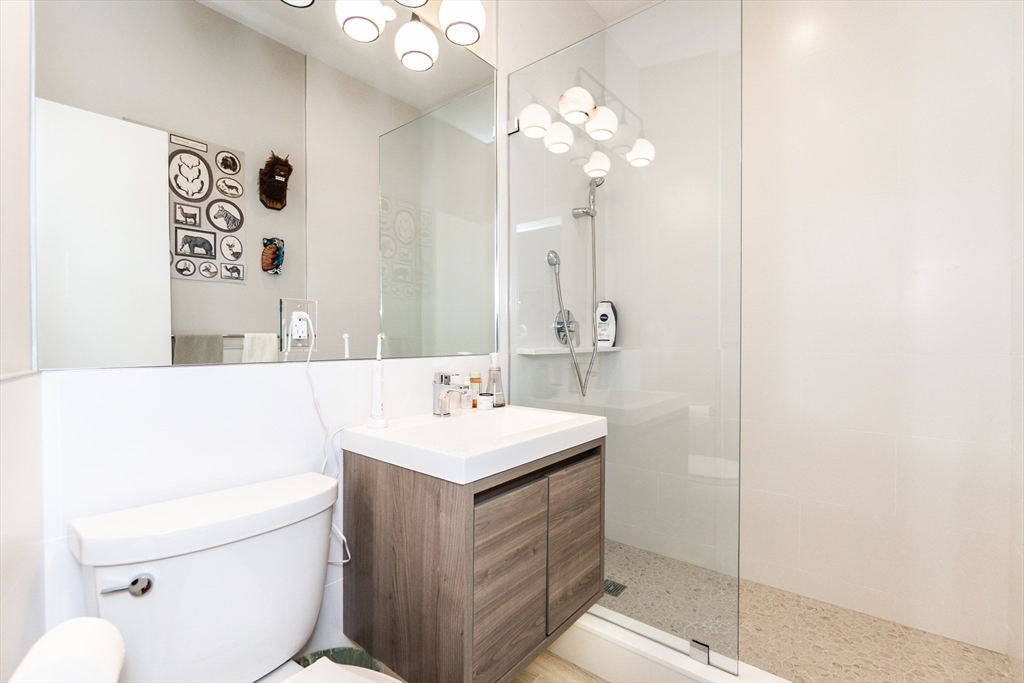 209 W Newton, South End