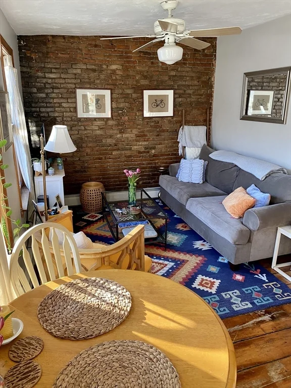 109 Bartlett St, Charlestown