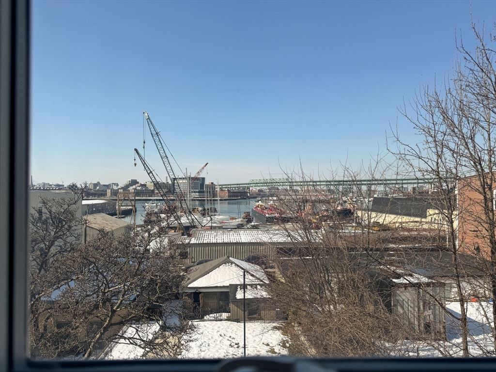 390 Meridian St, Central Square