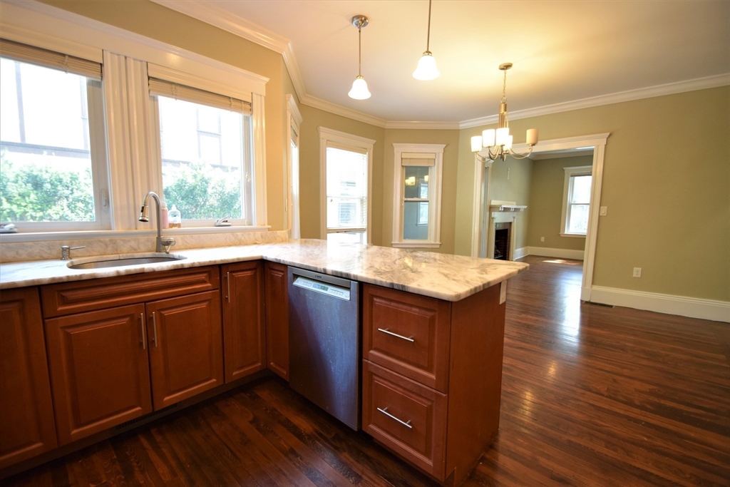 179 Tremont St, Newton