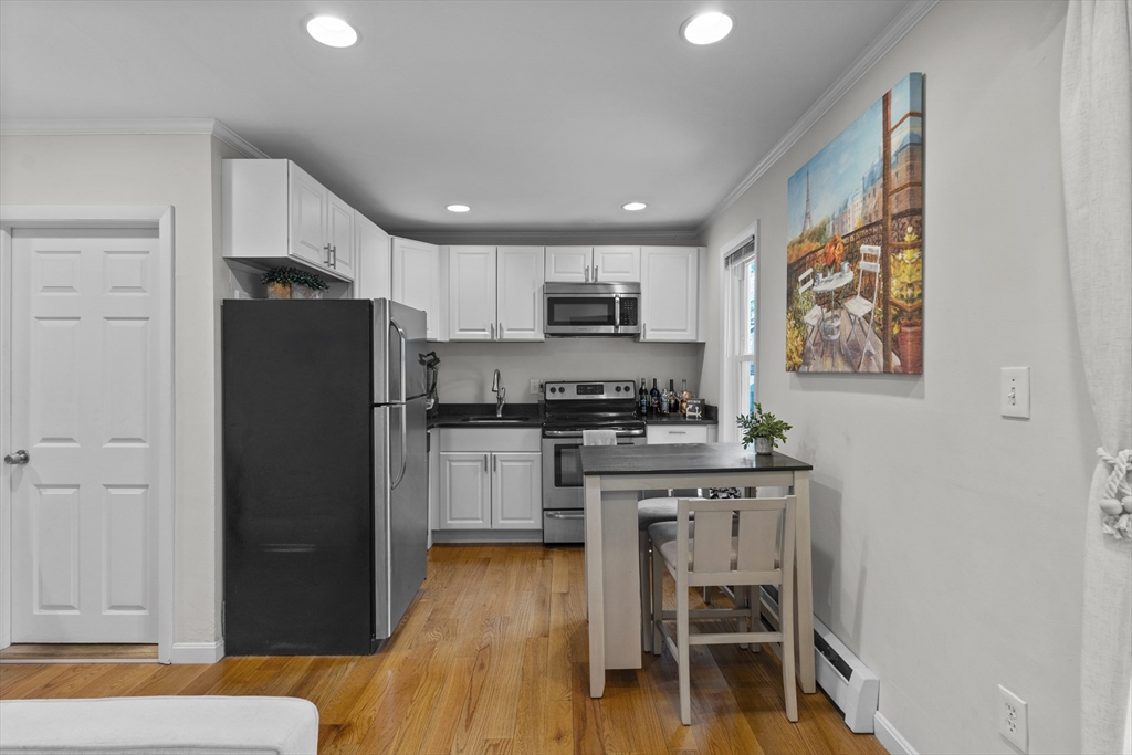 7 Burrill Pl, South Boston