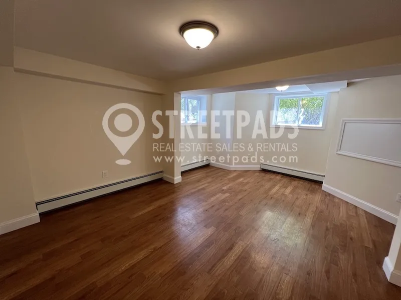 381 Harvard St, Mid-Cambridge