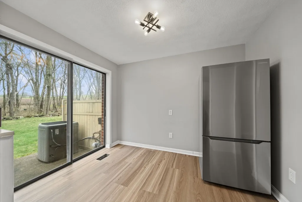 68 Sterling Ln, Bradford