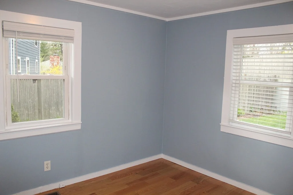 81 Winthrop Rd, Manomet