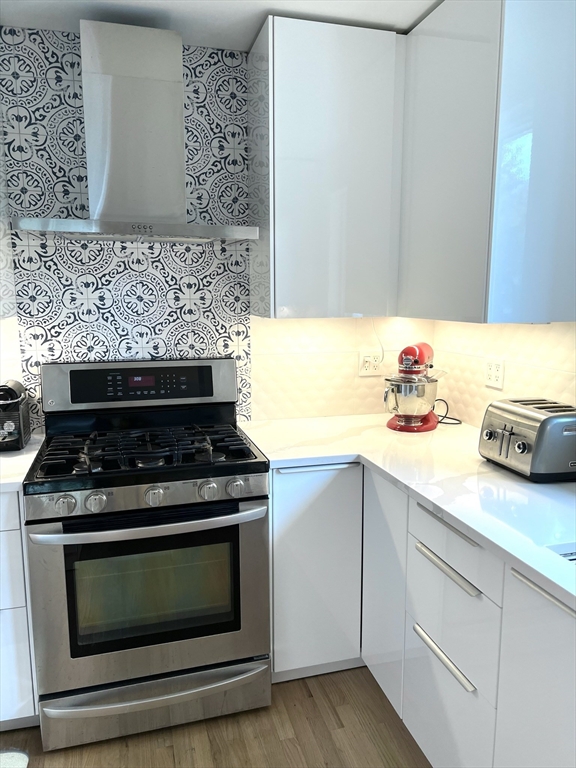 90 Monument, Medford