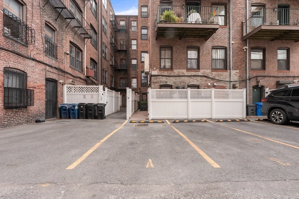 61 Saint Botolph St, Back Bay