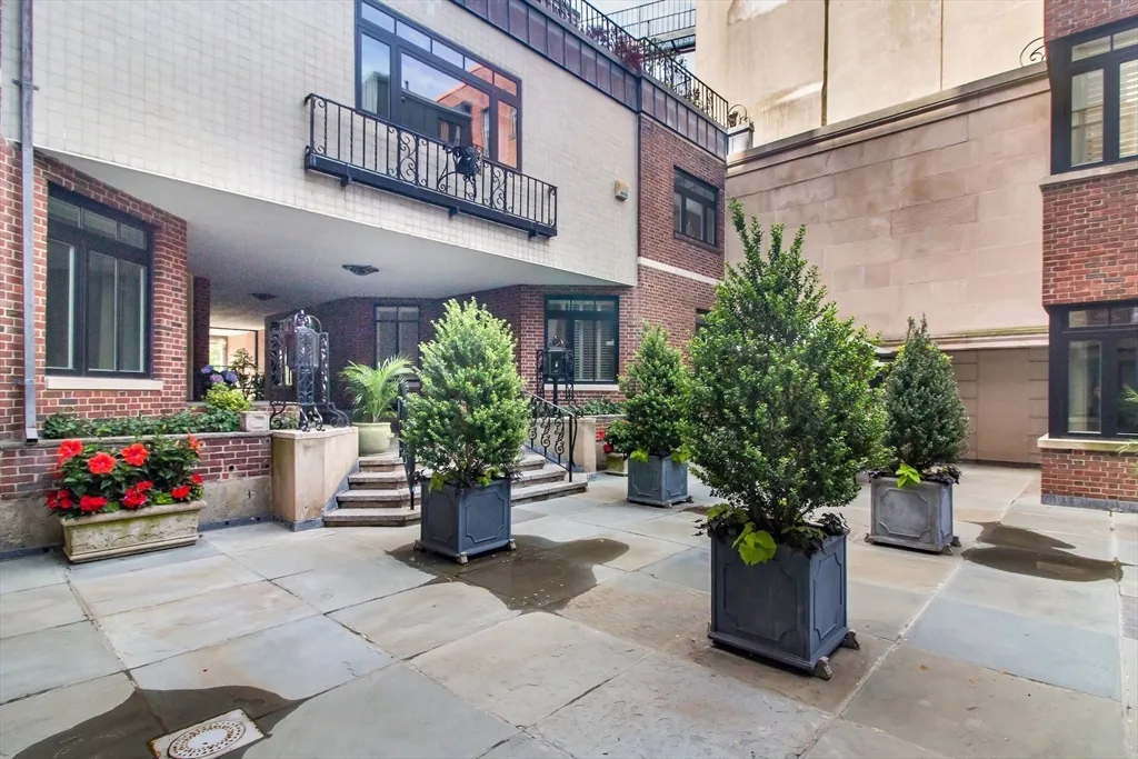 270 Beacon St, Back Bay