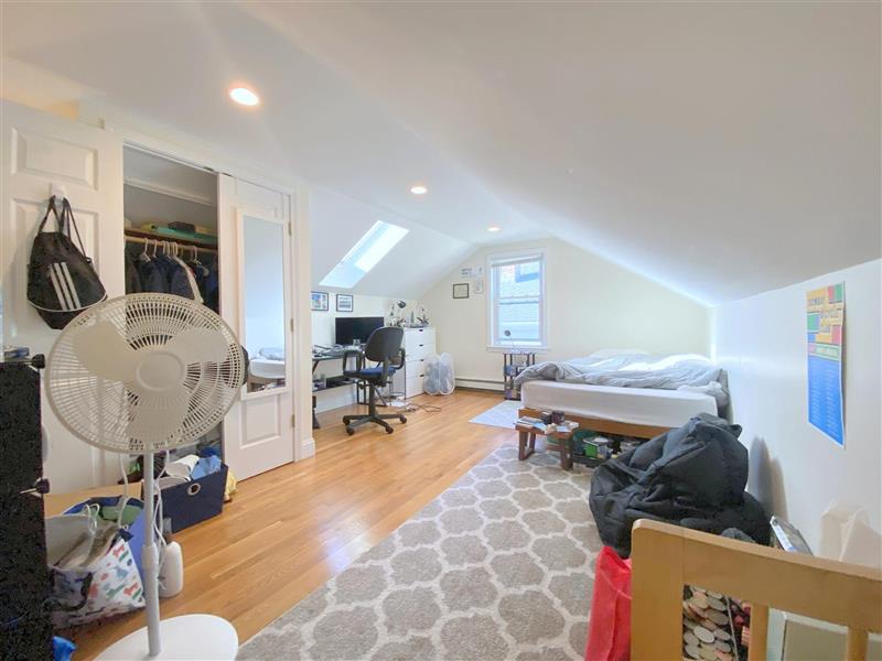 126 Pine St, The Port