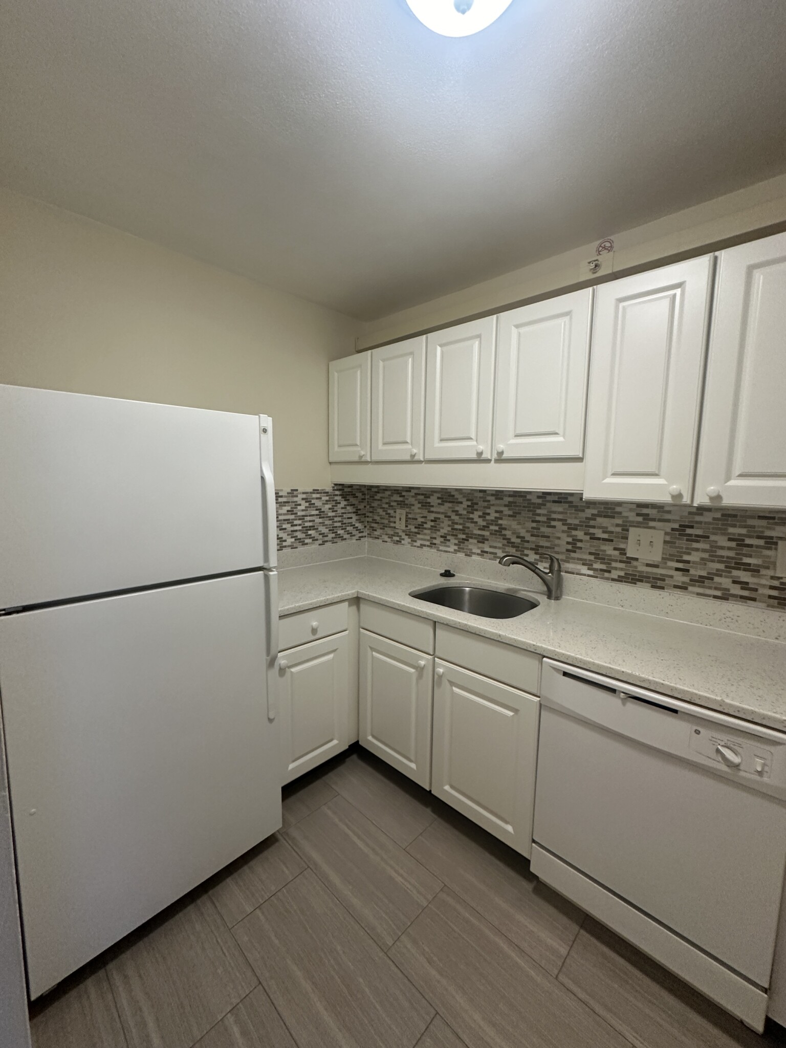 101 Monmouth Ct, Longwood