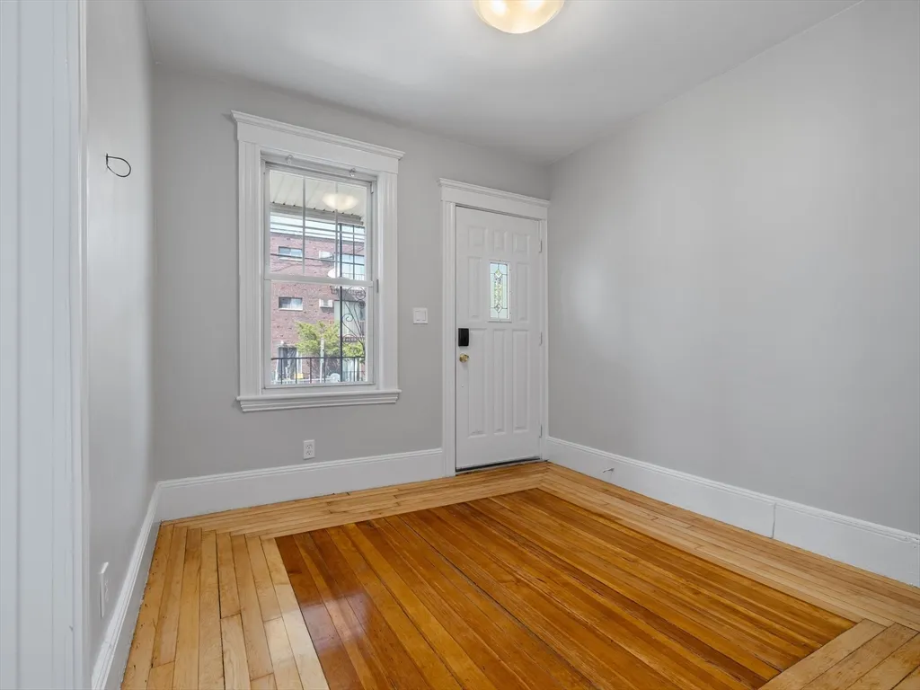 16 Windsor Rd, Tufts University